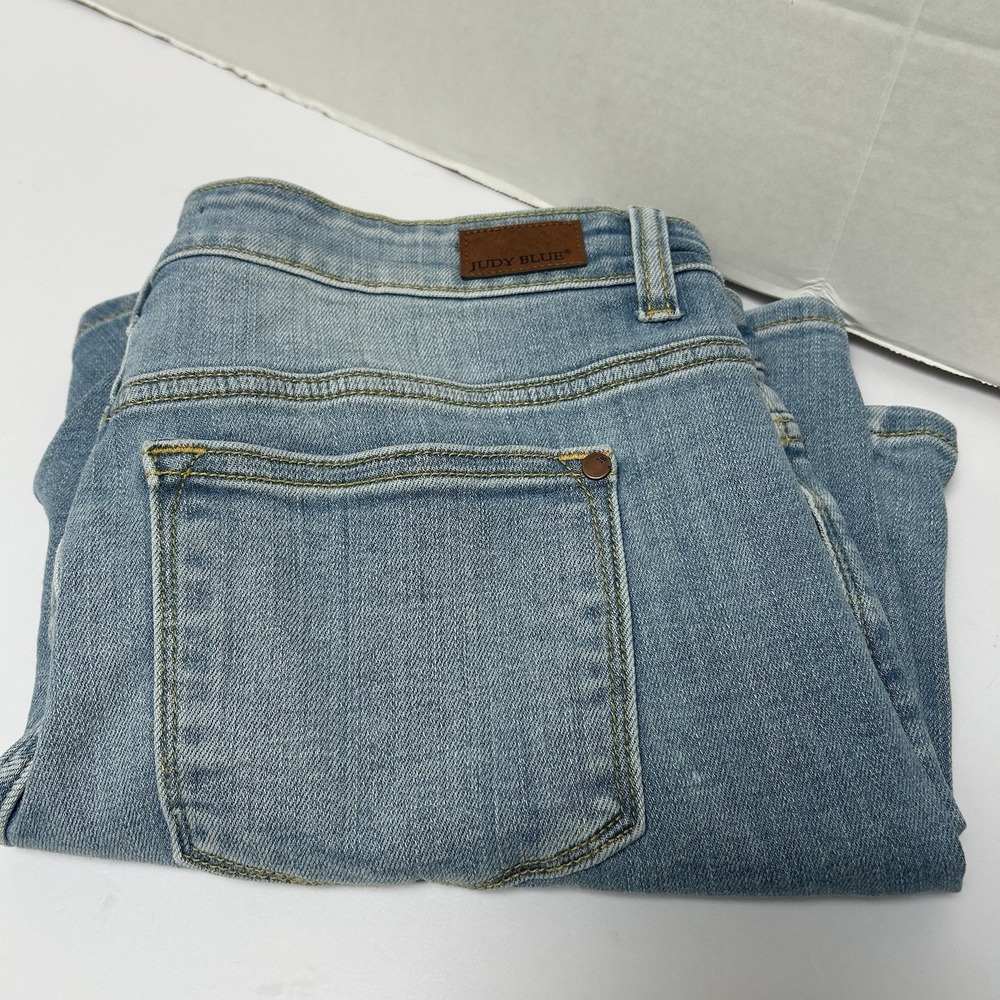Judy Blue Hi-Rise Mid Length Light Wash Denim Jean Shorts Size XL Style #15220